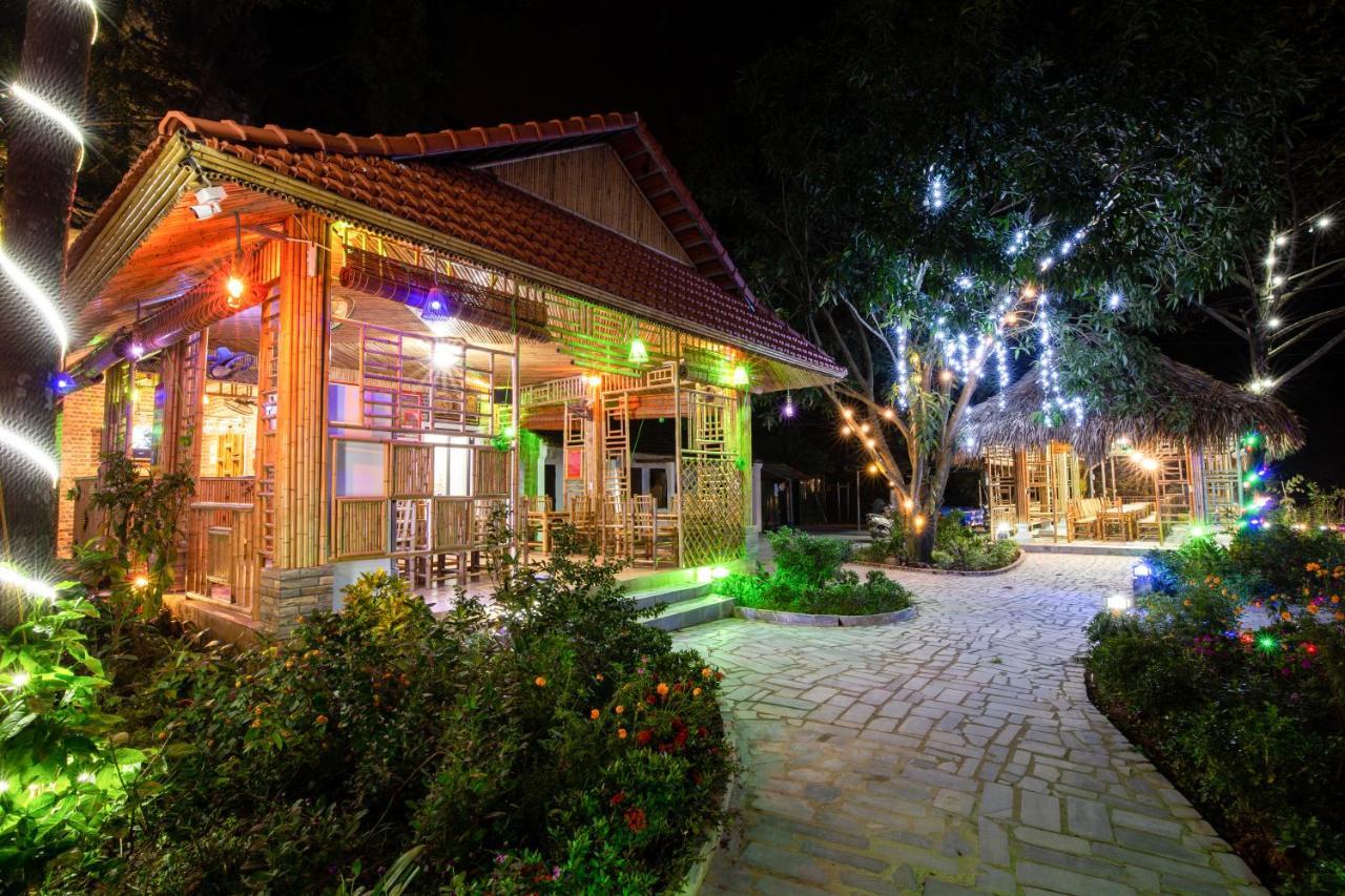 Hoanglong Riverside Homestay ニンビン エクステリア 写真