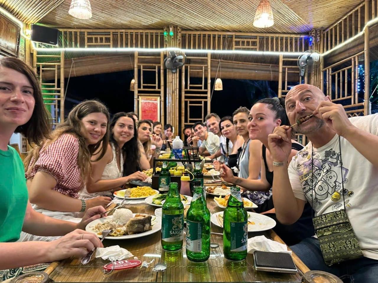 Hoanglong Riverside Homestay ニンビン エクステリア 写真